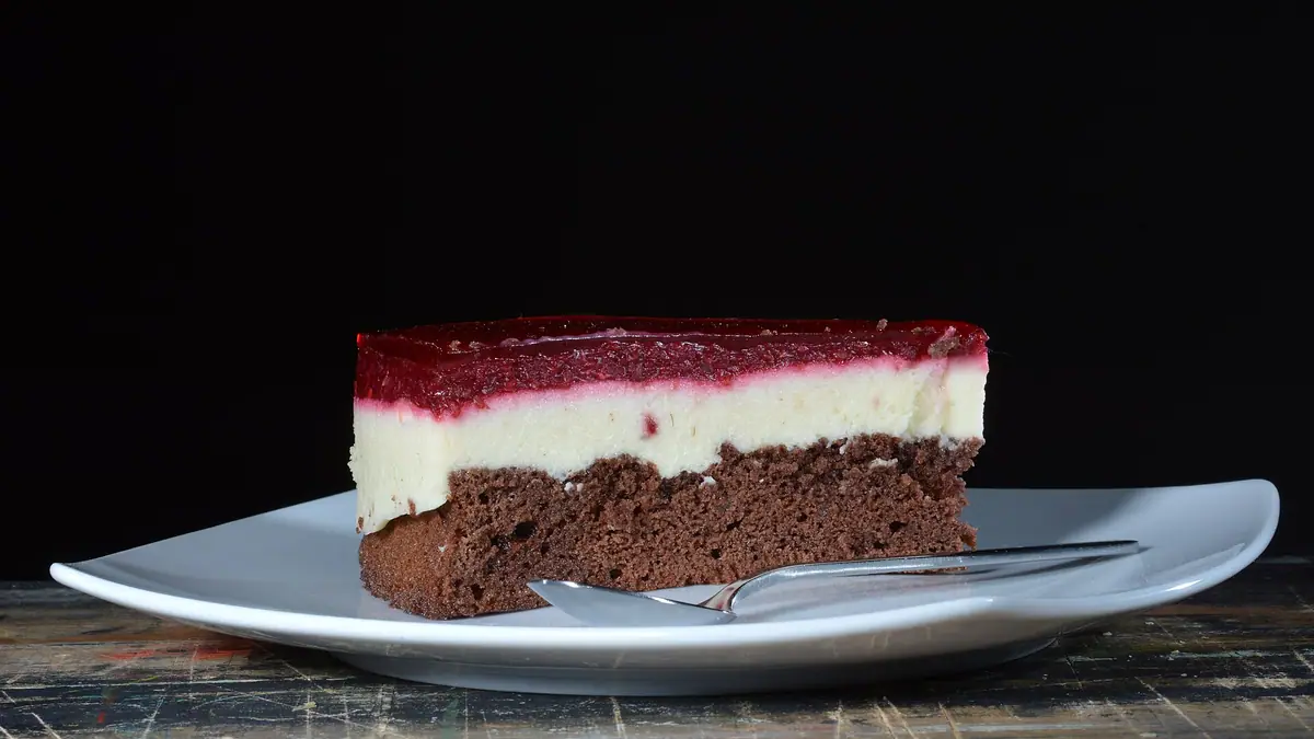 Cornwell's Celebration Cakes – cake maker in Cranleigh, Godalming